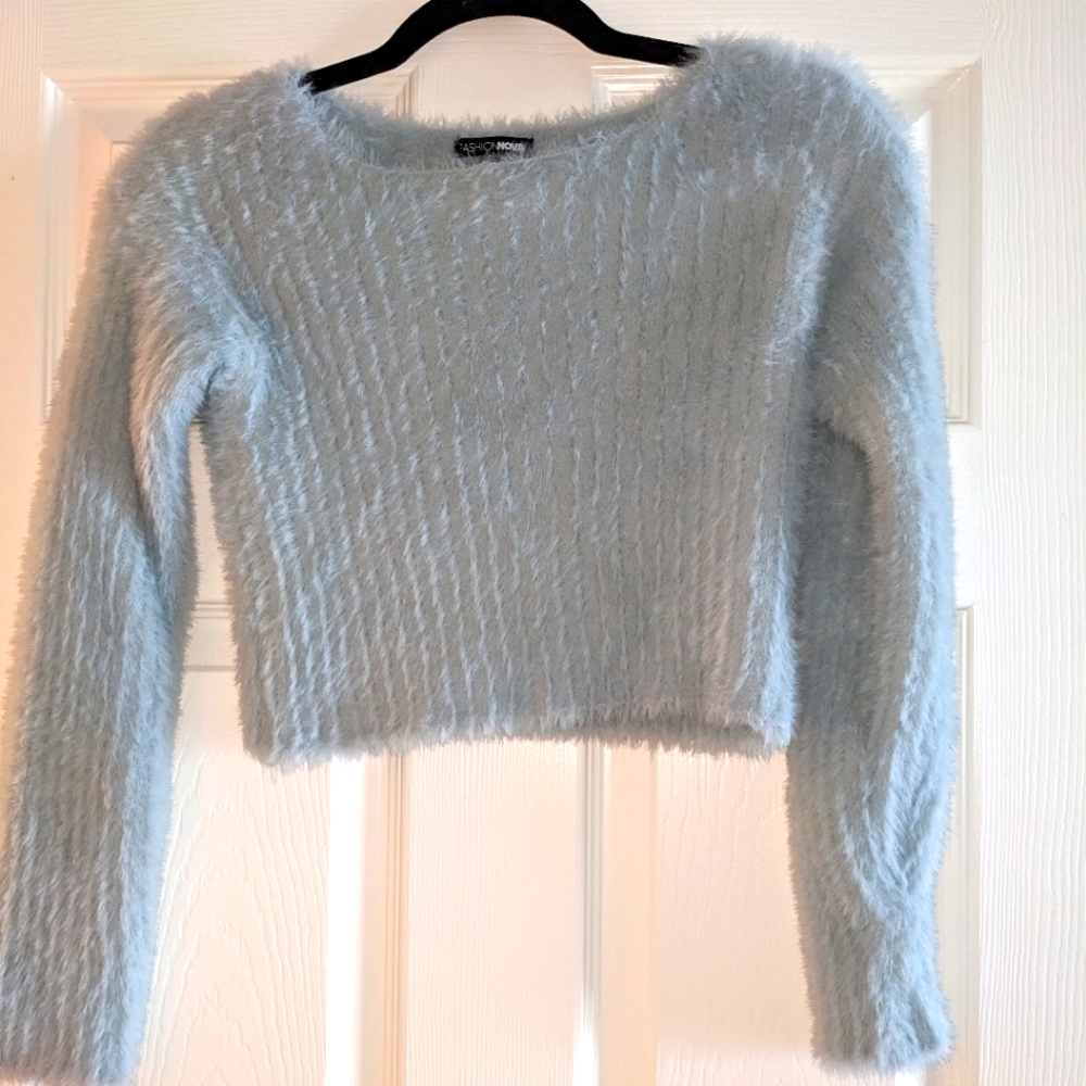 Fuzzy cropped sweater